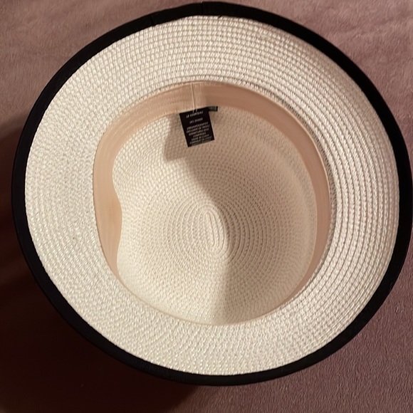 Le Chateau white and black straw hat❤️Price Drop❤️ - Picture 4 of 8